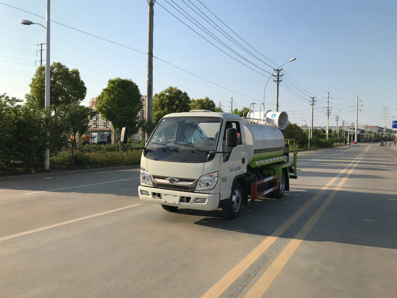 4.5方藍(lán)牌灑水抑塵車(chē)