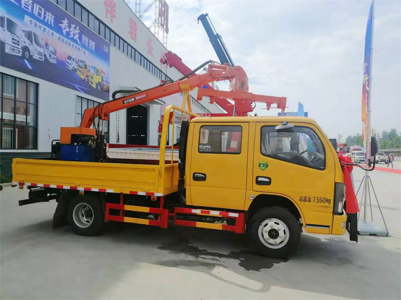 綠化綜合養(yǎng)護(hù)車