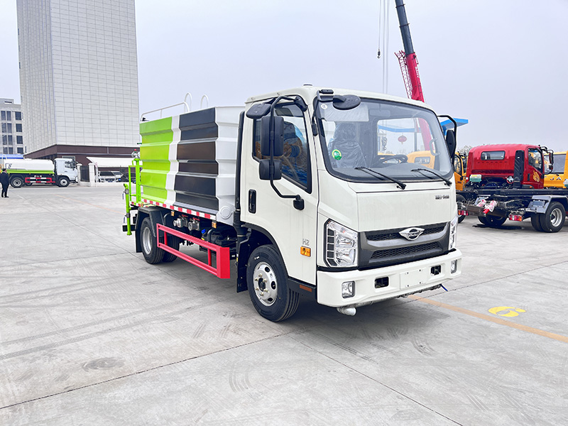 福田康瑞H2藍(lán)牌7方灑水/抑塵車(chē)
