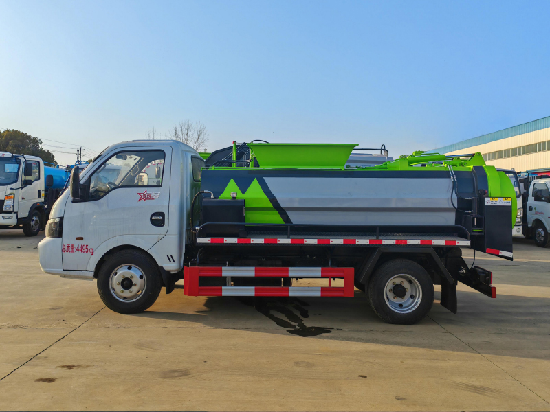 東風(fēng)途逸地下室款  藍(lán)牌4方餐廚垃圾車