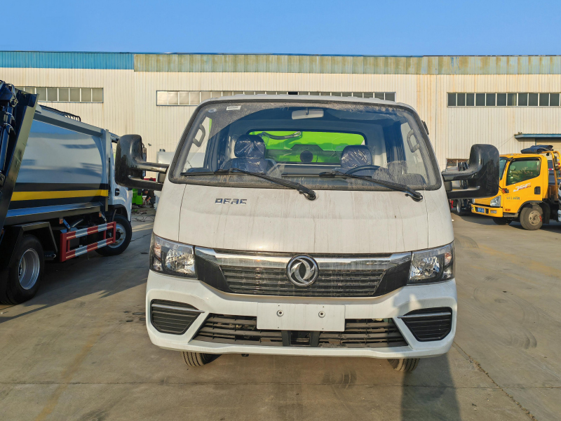 東風(fēng)途逸地下室款  藍(lán)牌4方餐廚垃圾車